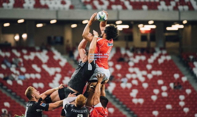 罗马诺独家澄清，曼联今夏未就阿德耶米转会进行谈判